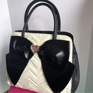 Betsey Johnson Oversized Purse crossbody strap Big Patent Leather Bow